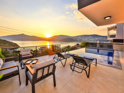  gece  -  Kasım
  | Kalkan’da Deniz Manzaralı Lüks Villa, Merkezi Konumda Rüya Tatil